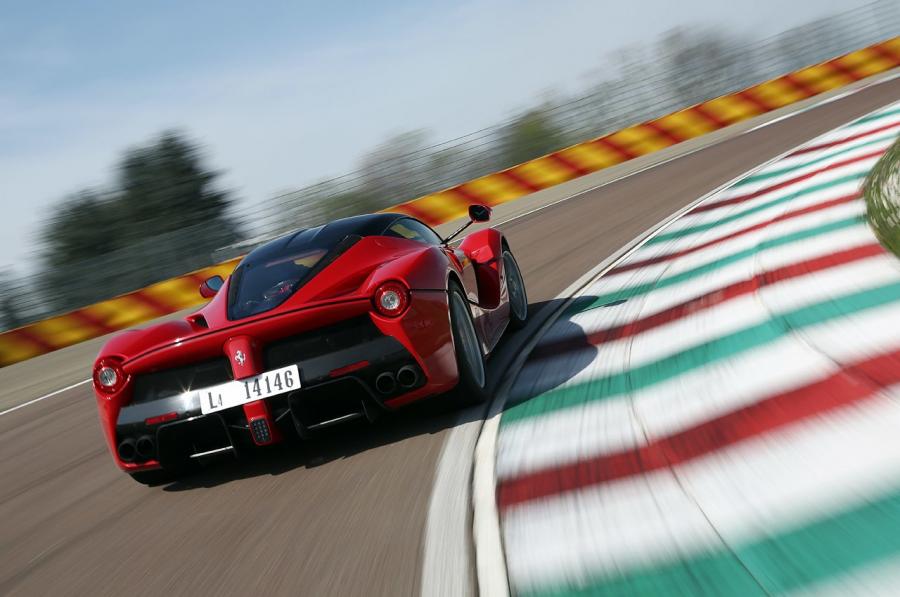  Ferrari LaFerrari 2015 года  (фото 20 из 56)
